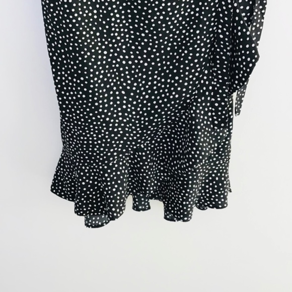 VERO MODA size M short sleeved mini wrap dress, black with white dots - Picture 5 of 11
